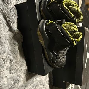 Men’s Jordan retro basketball shoes